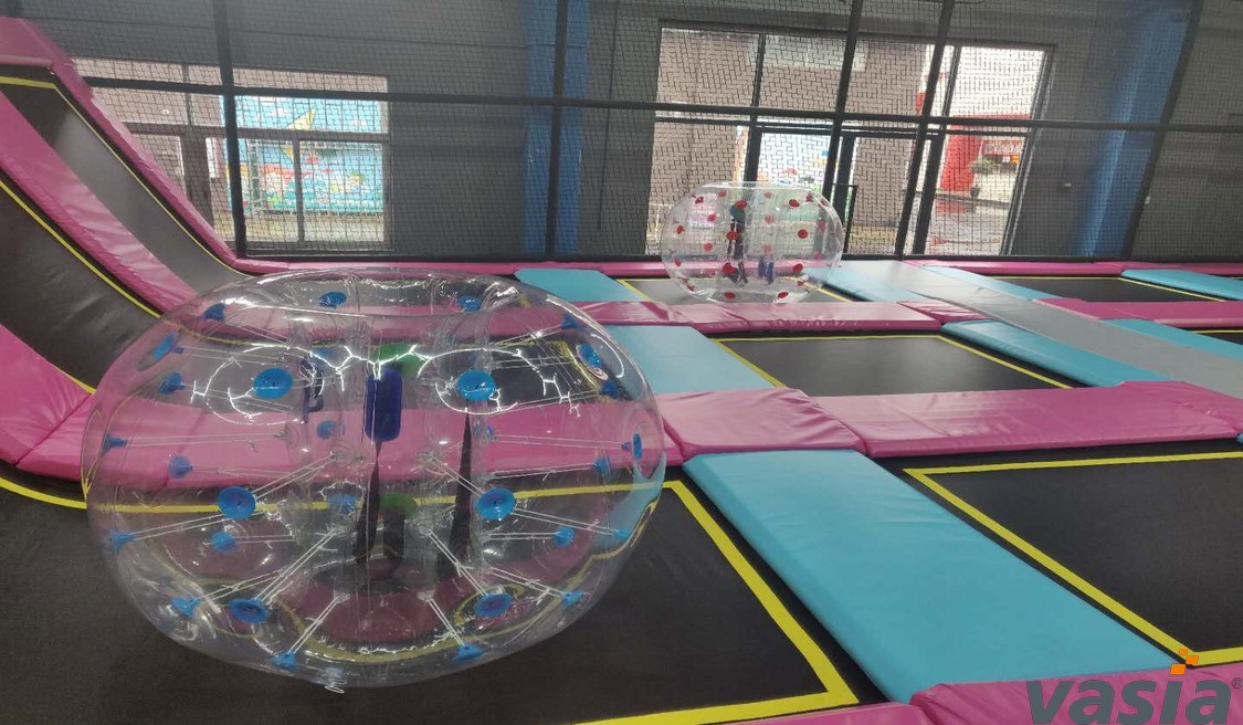 ¿Por qué podríamos elegir el parque de trampolines bajo techo como una buena forma de trabajar en equipo?